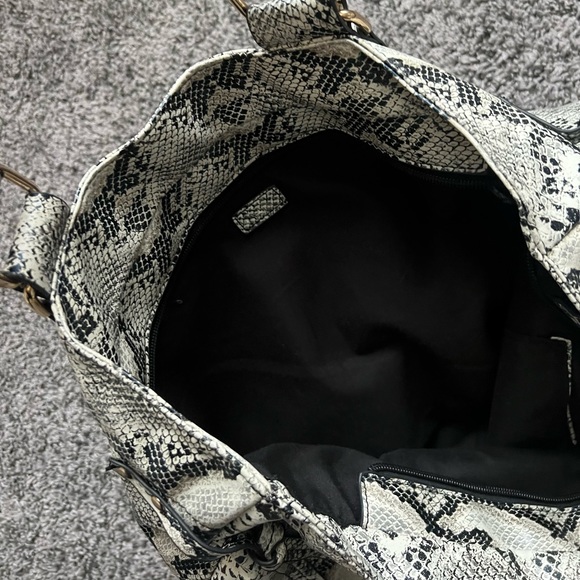 Ahdorned snake leather tote - Picture 5 of 9